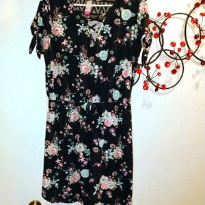 Women's XXL Black w/Flower Pattern by No Boundaries Fall Dress